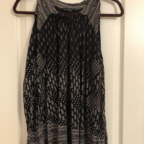 LUCKY BRAND Cold shouldered flirty top - Picture 2 of 8